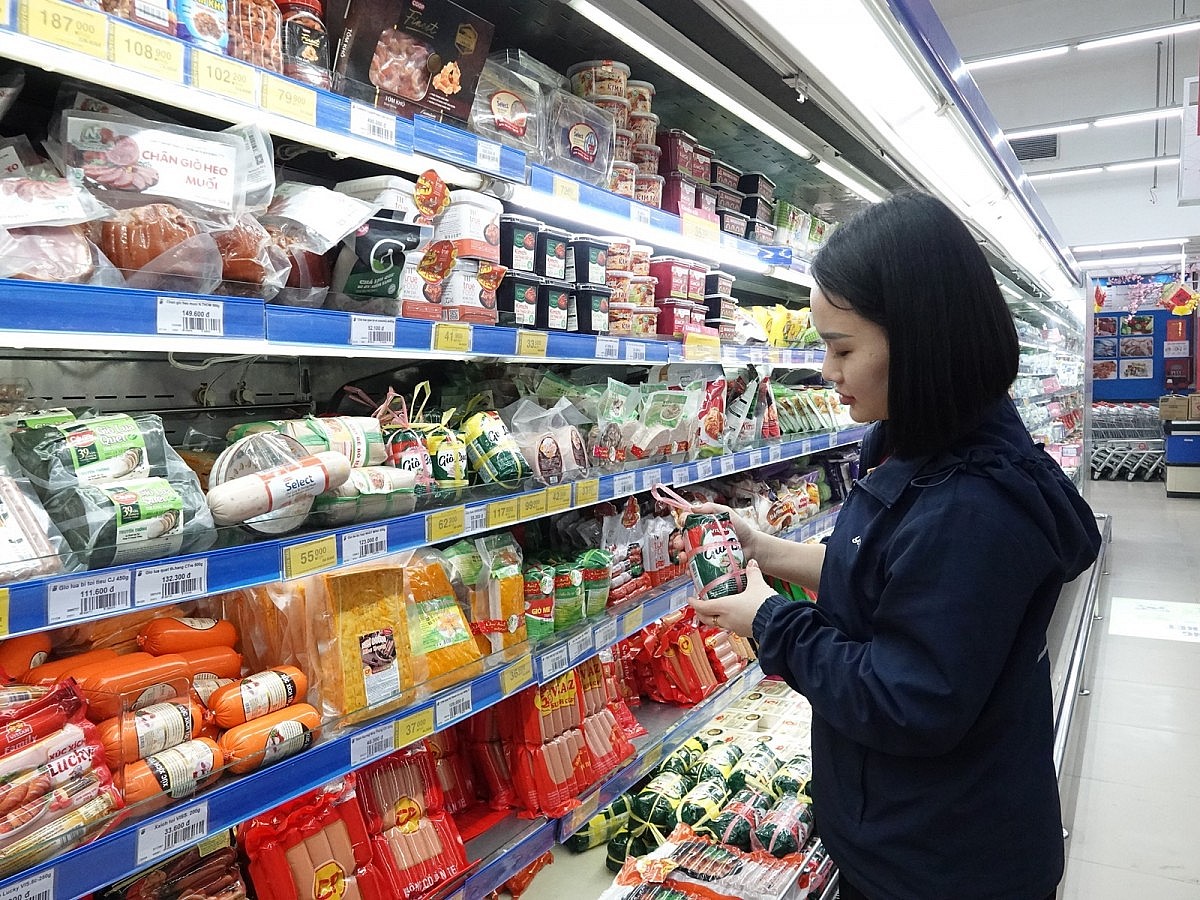 Kết thúc quý I/2024, tổng mức bán lẻ hàng hóa và doanh thu dịch vụ tiêu dùng tăng 9,9% so với cùng kỳ năm trước Kết thúc quý I/2024, tổng mức bán lẻ hàng hóa và doanh thu dịch vụ tiêu dùng tăng 9,9% so với cùng kỳ năm trước