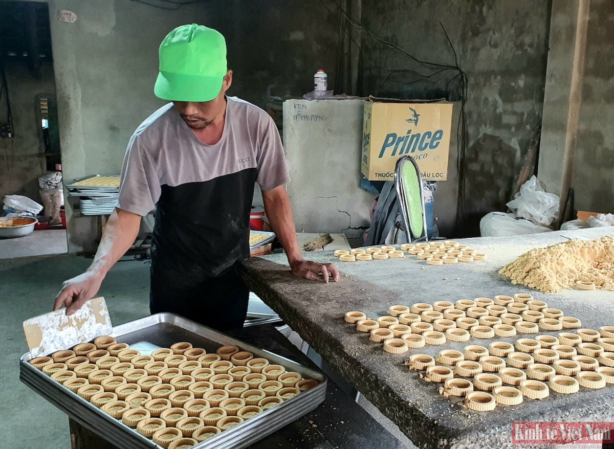 Nghề truyền thống đã mang lại thu nhập cũng như niềm vui cho người dân thôn An Lạc mỗi dịp Tết Cổ truyền dân tộc