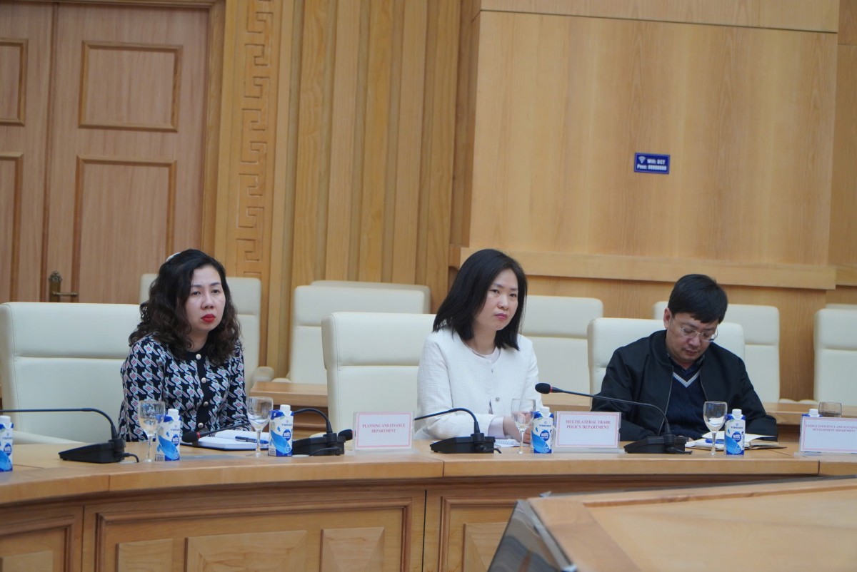 Thứ trưởng Nguyễn Hoàng Long khẳng định Việt Nam luôn coi Na Uy là đối tác quan trọng và tin tưởng rằng, với sự hỗ trợ của Na Uy, Việt Nam sẽ đạt được các mục tiêu phát triển kinh tế, đặc biệt trong lĩnh vực năng lượng.