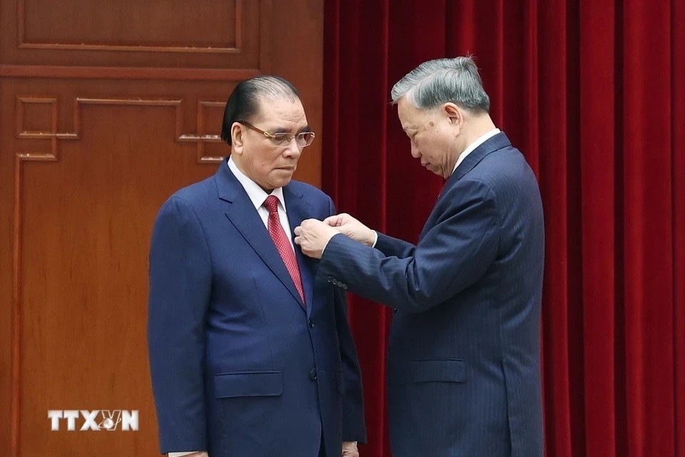 Tổng Bí thư Tô Lâm trao Huân chương Sao vàng Tổng Bí thư Tô Lâm trao Huân chương Sao vàng