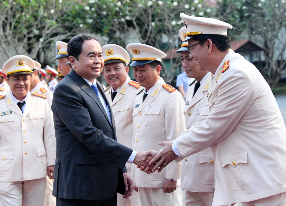 Chủ tịch Quốc hội Trần Thanh Mẫn thăm, chúc Tết lực lượng Công an thành phố Cần Thơ. Ảnh: Lâm Hiển Chủ tịch Quốc hội Trần Thanh Mẫn thăm, chúc Tết lực lượng Công an thành phố Cần Thơ. Ảnh: Lâm Hiển