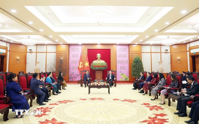 Tổng Bí thư Tô Lâm tiếp thân mật Đoàn đại biểu cấp cao Đảng Nhân dân Campuchia. (Ảnh: TTXVN) Tổng Bí thư Tô Lâm tiếp thân mật Đoàn đại biểu cấp cao Đảng Nhân dân Campuchia. (Ảnh: TTXVN)