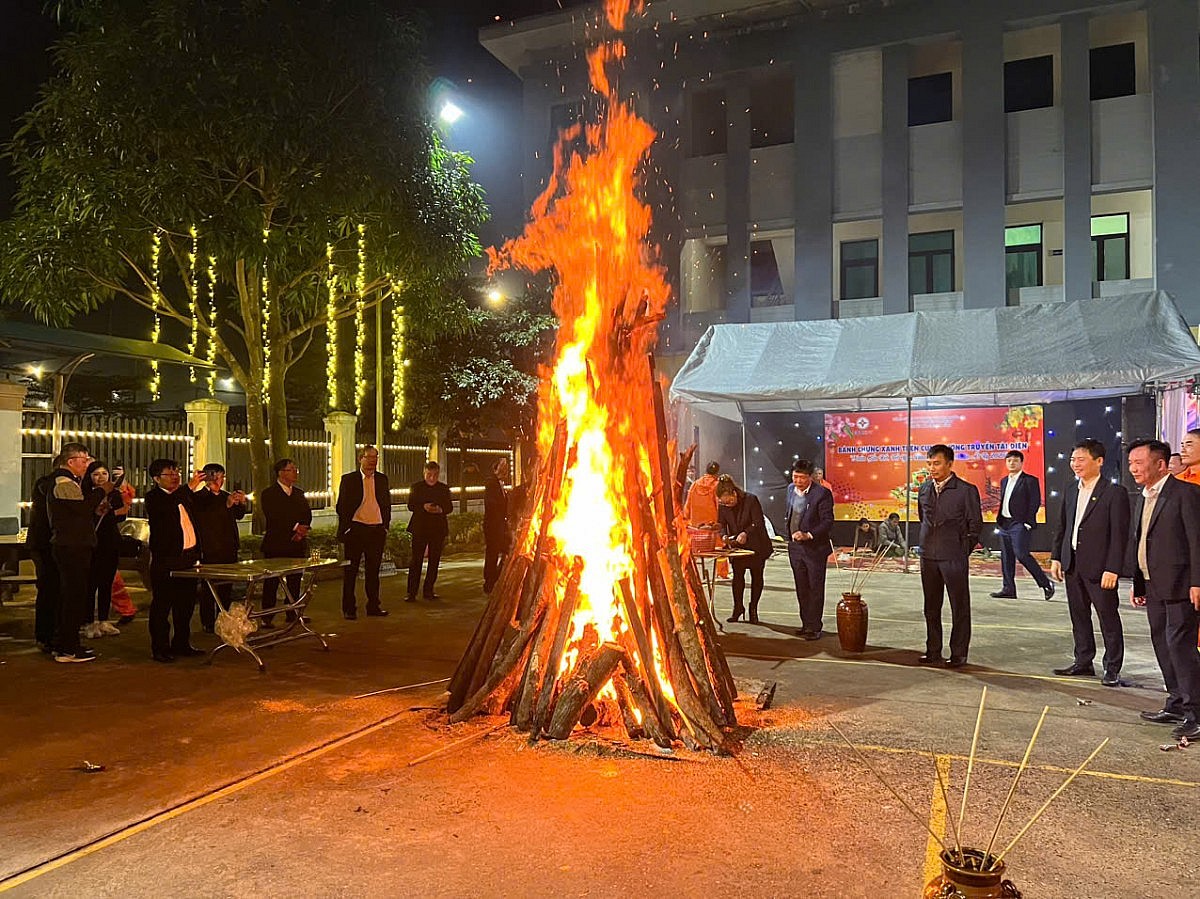 Tết sớm của lính truyền tải điện Tết sớm của lính truyền tải điện