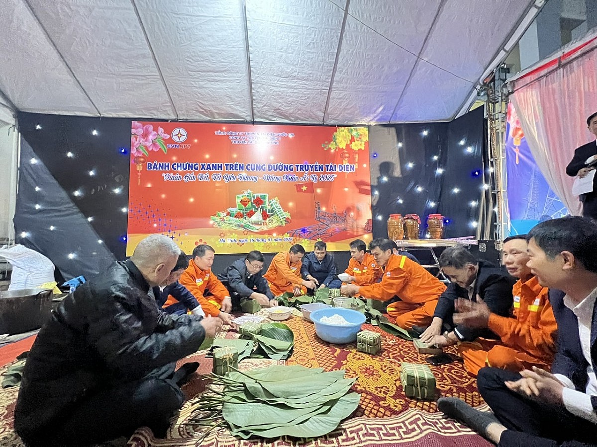 Tết sớm của lính truyền tải điện Tết sớm của lính truyền tải điện