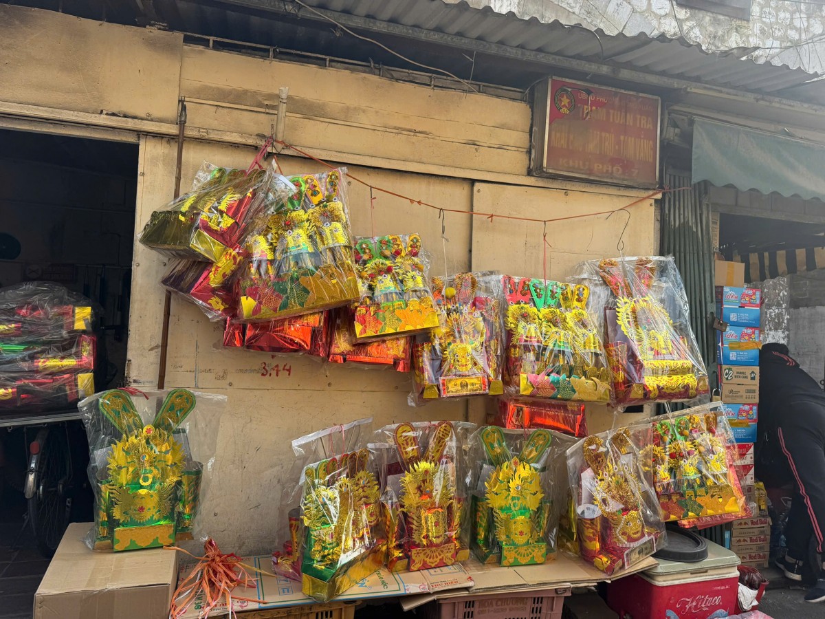 Đa dạng thị trường đồ cúng Tết ông Công ông Táo 2025