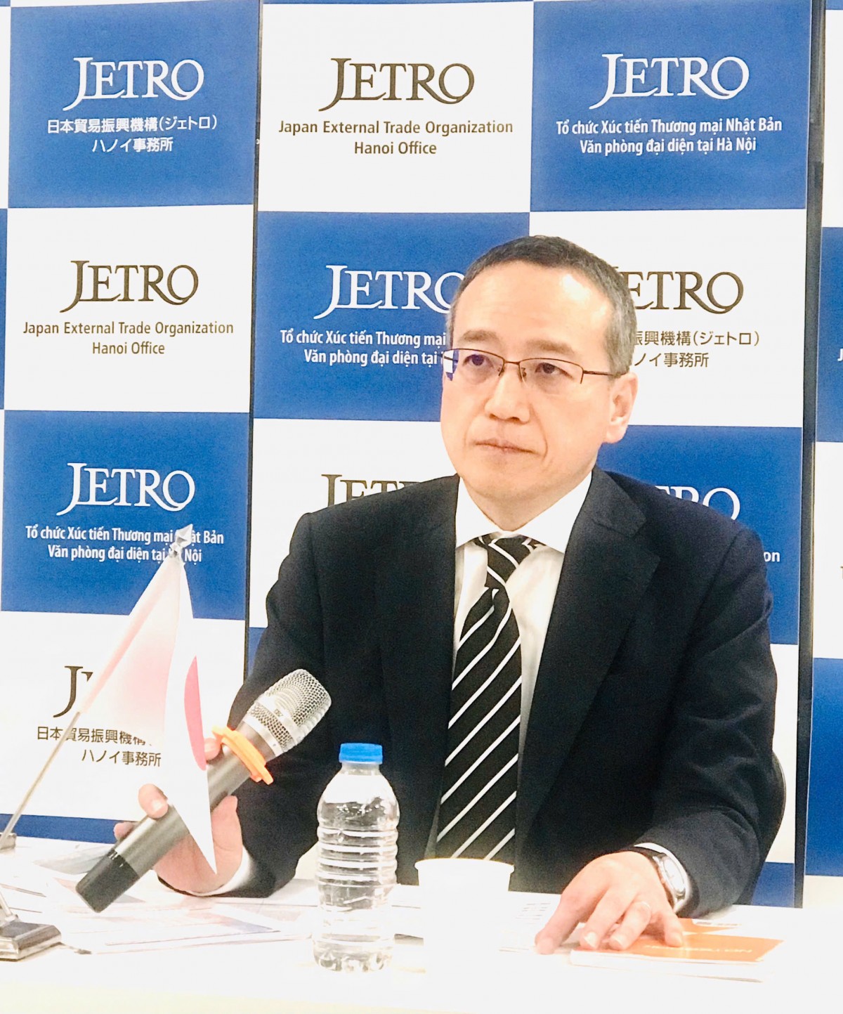 Ông Haruhiko Ozasa - Trưởng Văn phòng Tổ chức Xúc tiến thương mại Nhật Bản (Jetro) tại Hà Nội