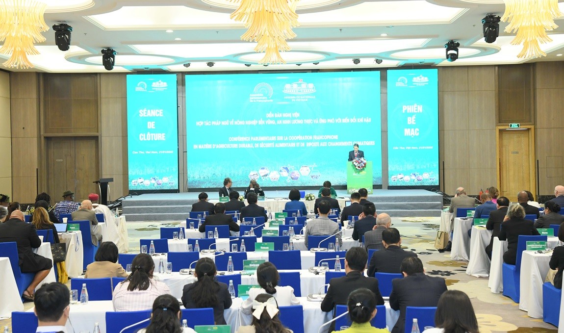 Phó Chủ tịch Quốc hội Nguyễn Đức Hải phát biểu bế mạc. Ảnh: Lâm Hiển Phó Chủ tịch Quốc hội Nguyễn Đức Hải phát biểu bế mạc. Ảnh: Lâm Hiển