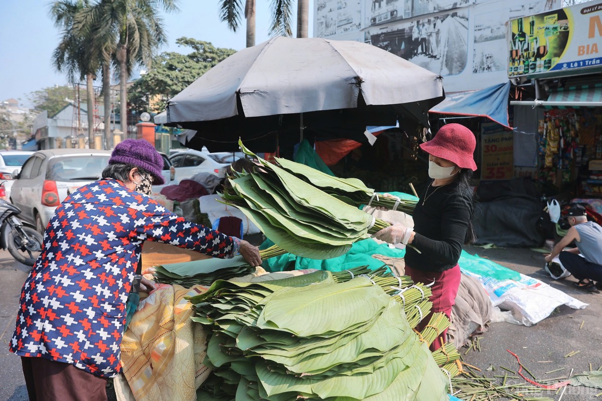 Chợ lá dong lâu đời tại Hà Nội nhộn nhịp ngày giápTết