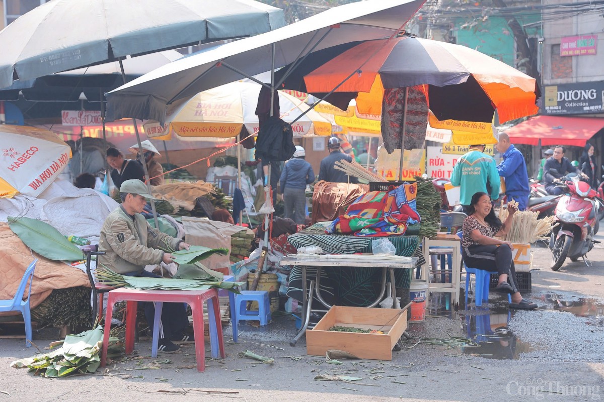 Chợ lá dong lâu đời tại Hà Nội nhộn nhịp ngày giápTết