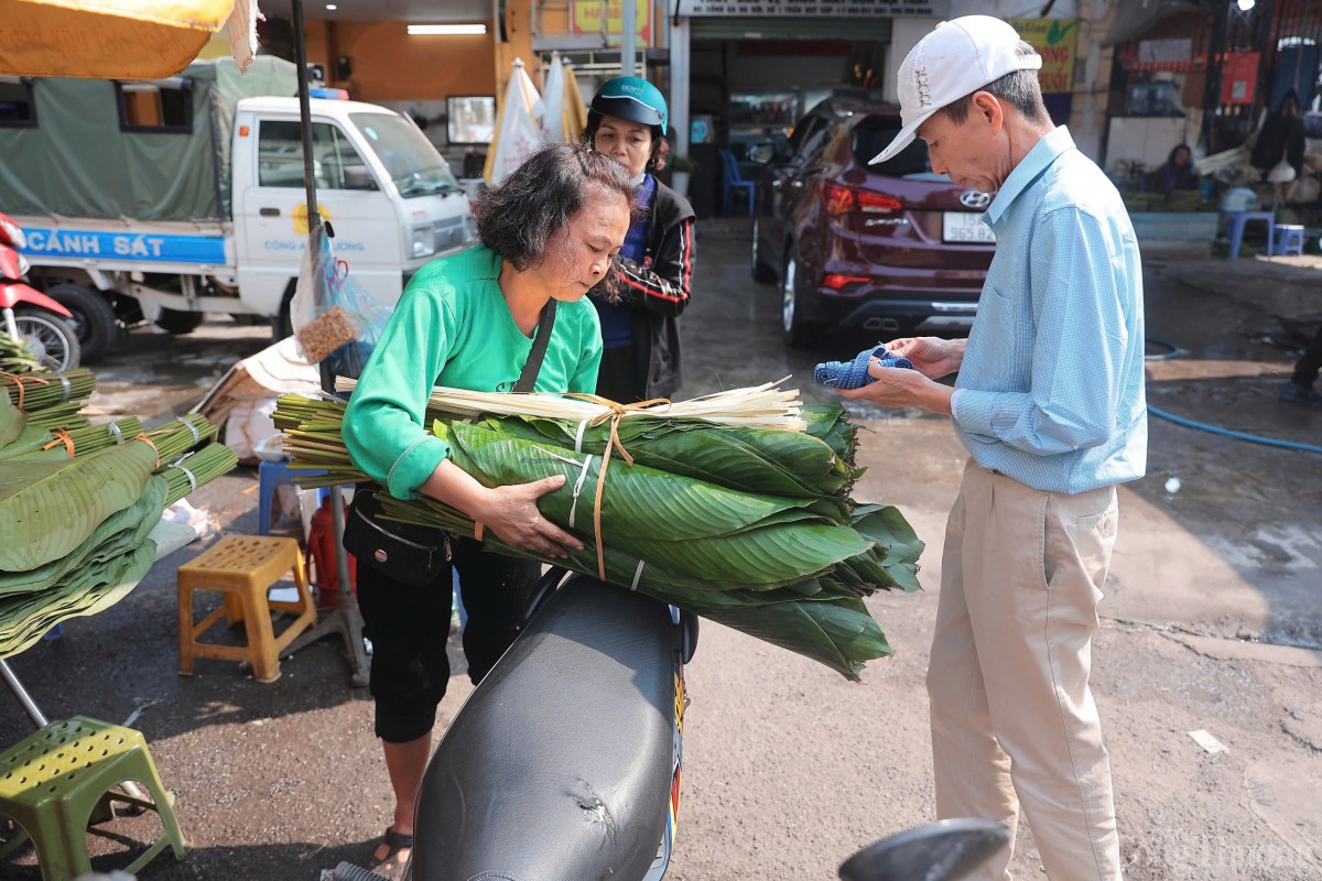 Chợ lá dong lâu đời tại Hà Nội nhộn nhịp ngày giápTết