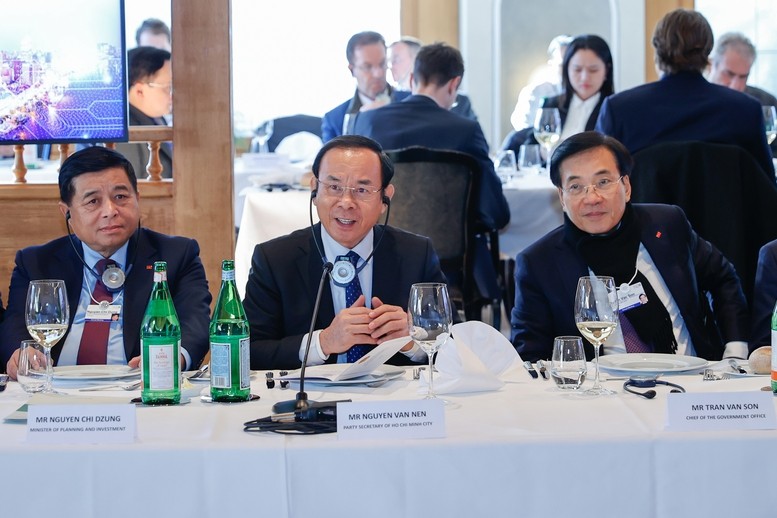 Thay mặt Thủ tướng Phạm Minh Chính, Bí thư Thành ủy TPHCM Nguyễn Văn Nên phát biểu tại tọa đàm với chủ đề: