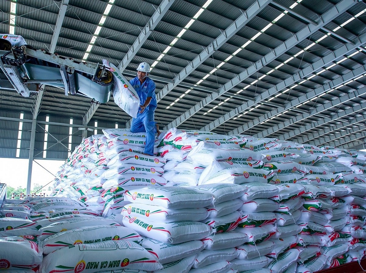 Nhà máy với các trang thiết bị, công nghệ hiện đại đến từ các nhà cung cấp uy tín trên thế giới cho ra sản phẩm đồng đều, chất lượng, với nhiều tính năng vượt trội. Nhà máy với các trang thiết bị, công nghệ hiện đại đến từ các nhà cung cấp uy tín trên thế giới cho ra sản phẩm đồng đều, chất lượng, với nhiều tính năng vượt trội.