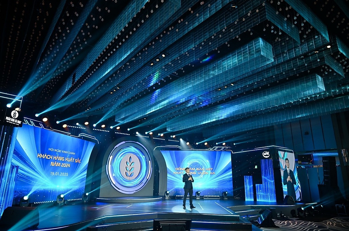 Ông Văn Tiến Thanh - Tổng Giám đốc PVCFC với những chia sẻ về thị trường phân bón và định hướng, chiến lược của PVCFC trong năm 2025. Ông Văn Tiến Thanh - Tổng Giám đốc PVCFC với những chia sẻ về thị trường phân bón và định hướng, chiến lược của PVCFC trong năm 2025.