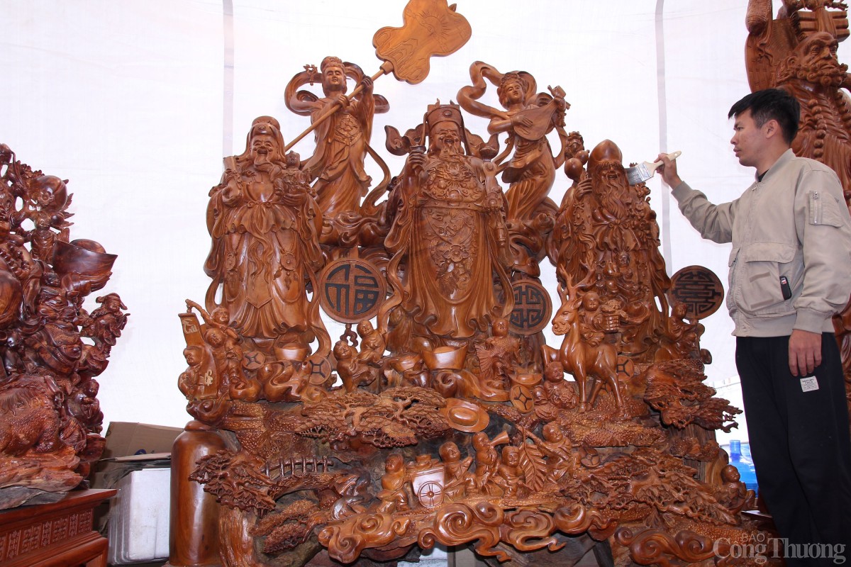 Siêu phẩm tháp trầm hương 1,6 tỷ, chủ không bán để chơi