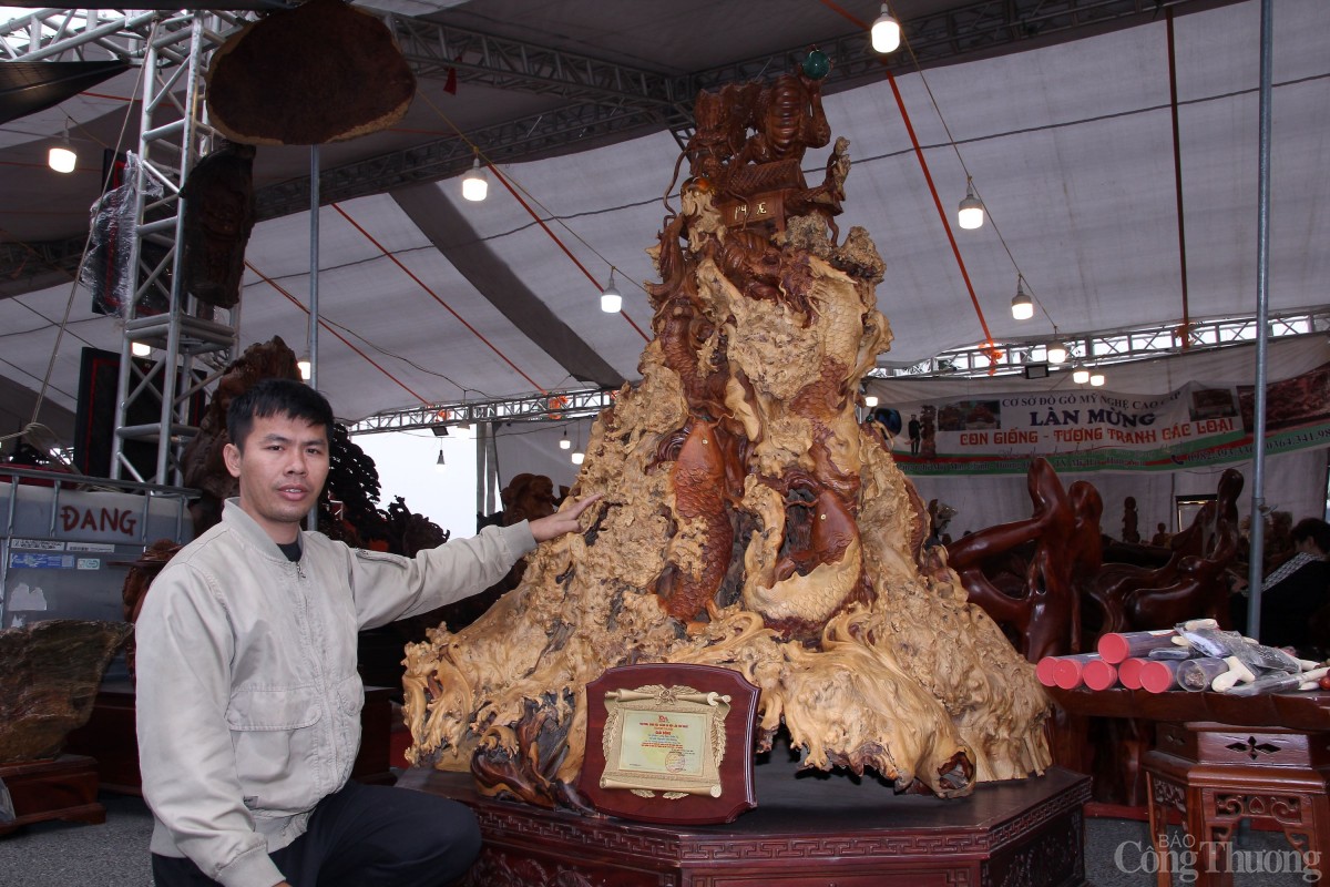 Siêu phẩm tháp trầm hương 1,6 tỷ, chủ không bán để chơi