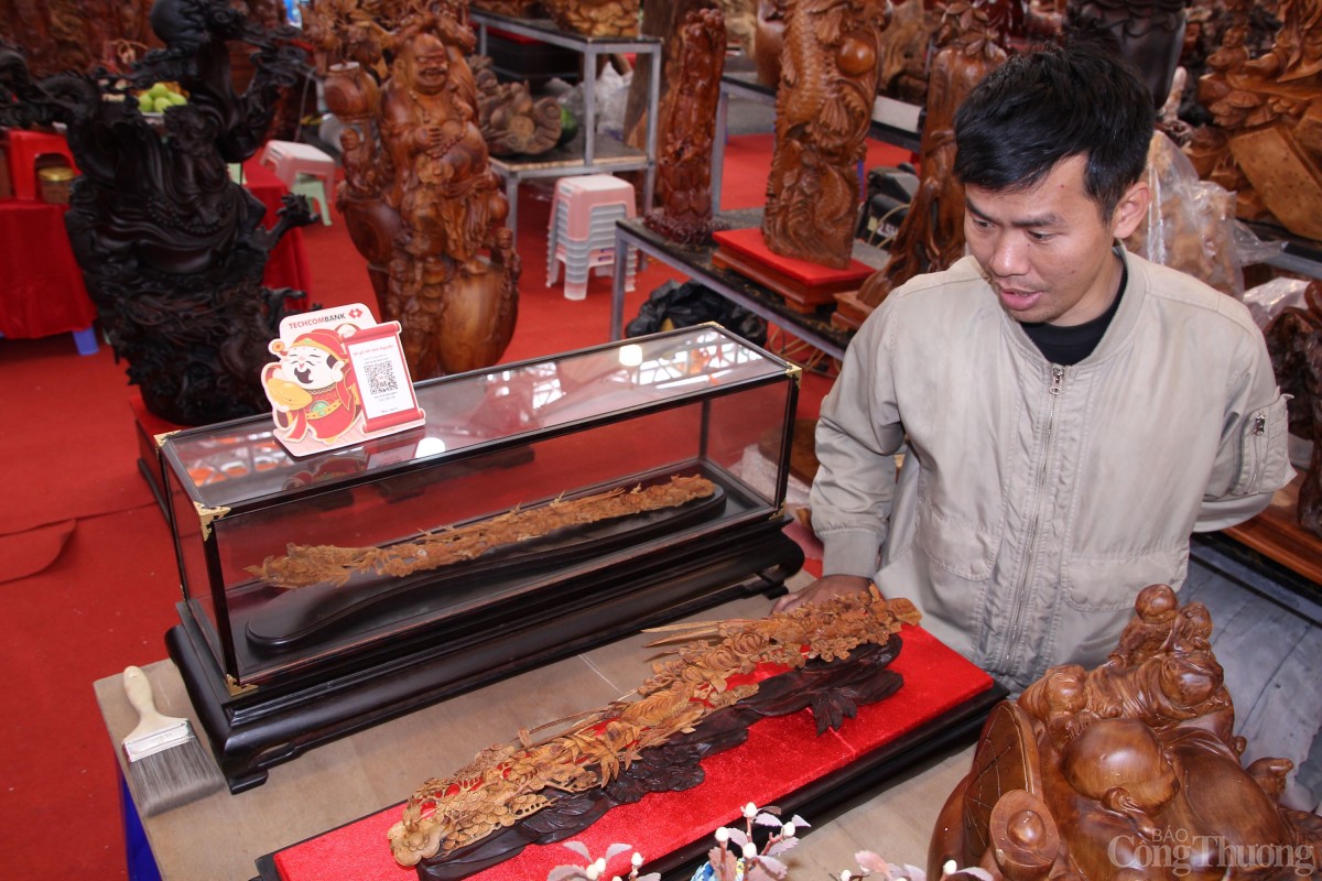 Siêu phẩm tháp trầm hương 1,6 tỷ, chủ không bán để chơi