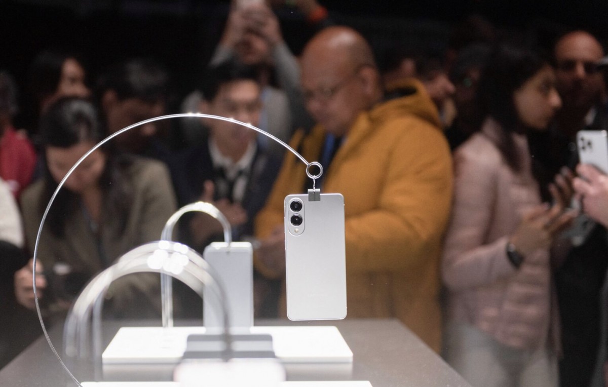 Điện thoại thông minh Galaxy S25 Edge trong sự kiện Samsung Galaxy Unpacked 2025. Ảnh: Reuters Điện thoại thông minh Galaxy S25 Edge trong sự kiện Samsung Galaxy Unpacked 2025. Ảnh: Reuters