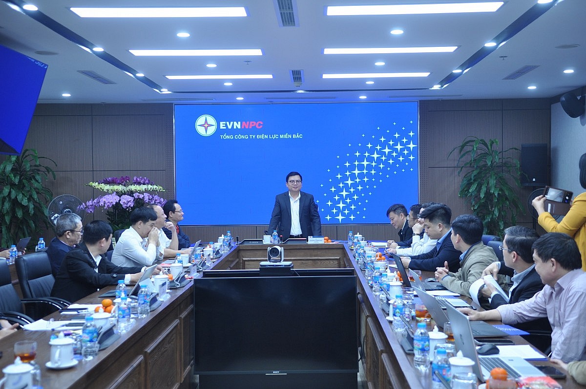 Ảnh Thứ trưởng Trương Thanh Hoài kiểm tra điện dịp Tết