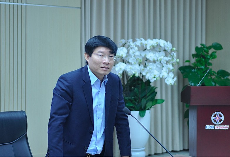 Ảnh Thứ trưởng Trương Thanh Hoài kiểm tra điện dịp Tết