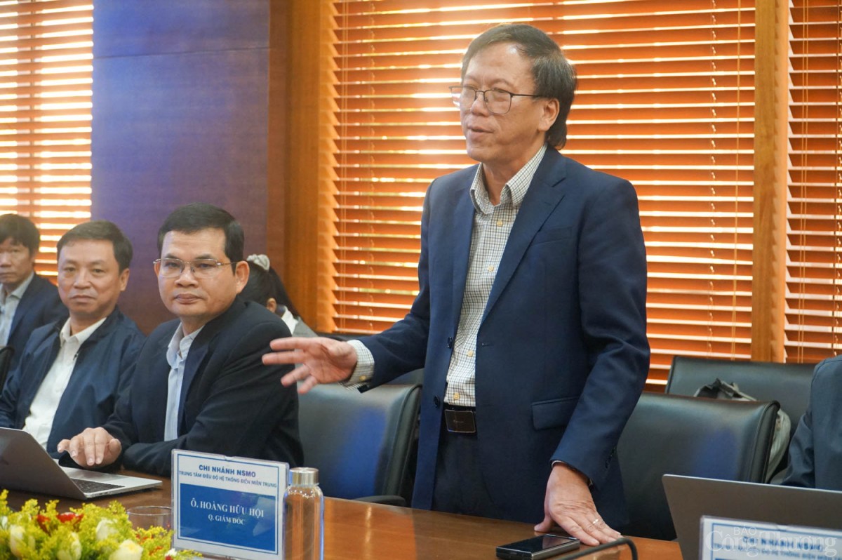 Chùm ảnh: Thứ trưởng Nguyễn Hoàng Long làm việc về cấp điện