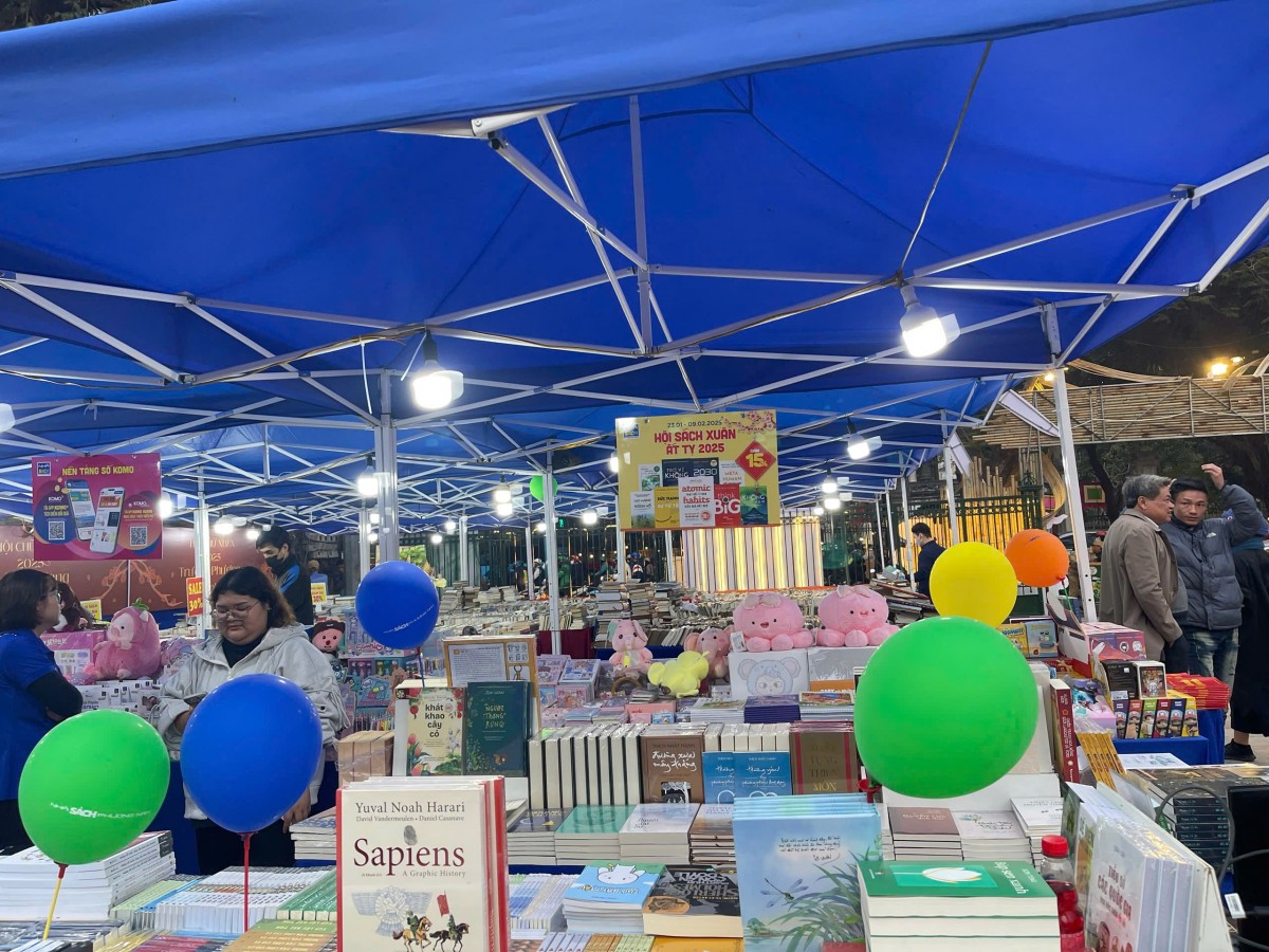 Hội chữ Xuân Ất Tỵ 2025 mở cửa đón giao thừa