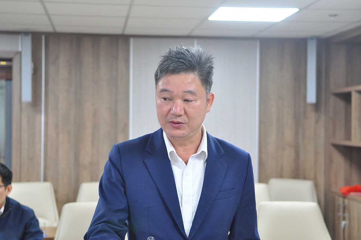 Chùm ảnh kiểm tra đảm bảo điện khối truyền tải dịp Tết