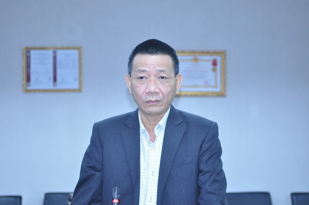 Chùm ảnh kiểm tra đảm bảo điện khối truyền tải dịp Tết