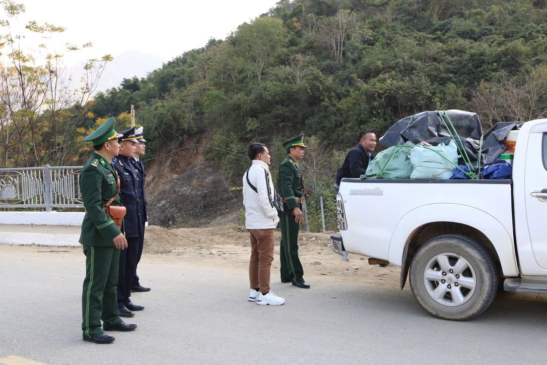 cửa khẩu quốc gia tén tằn