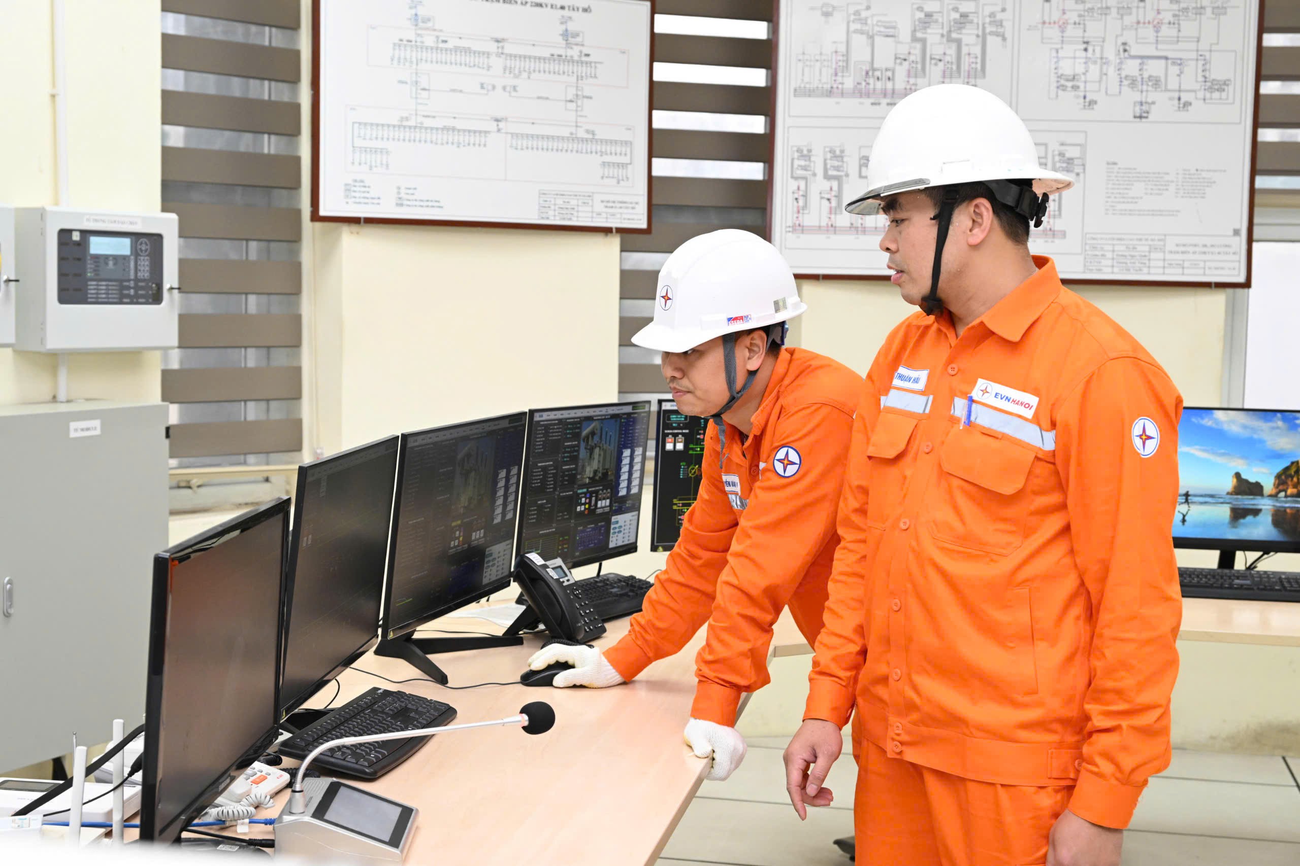 Bộ trưởng Nguyễn Hồng Diên kiểm tra công tác cấp điện Tết Bộ trưởng Nguyễn Hồng Diên kiểm tra công tác cấp điện Tết