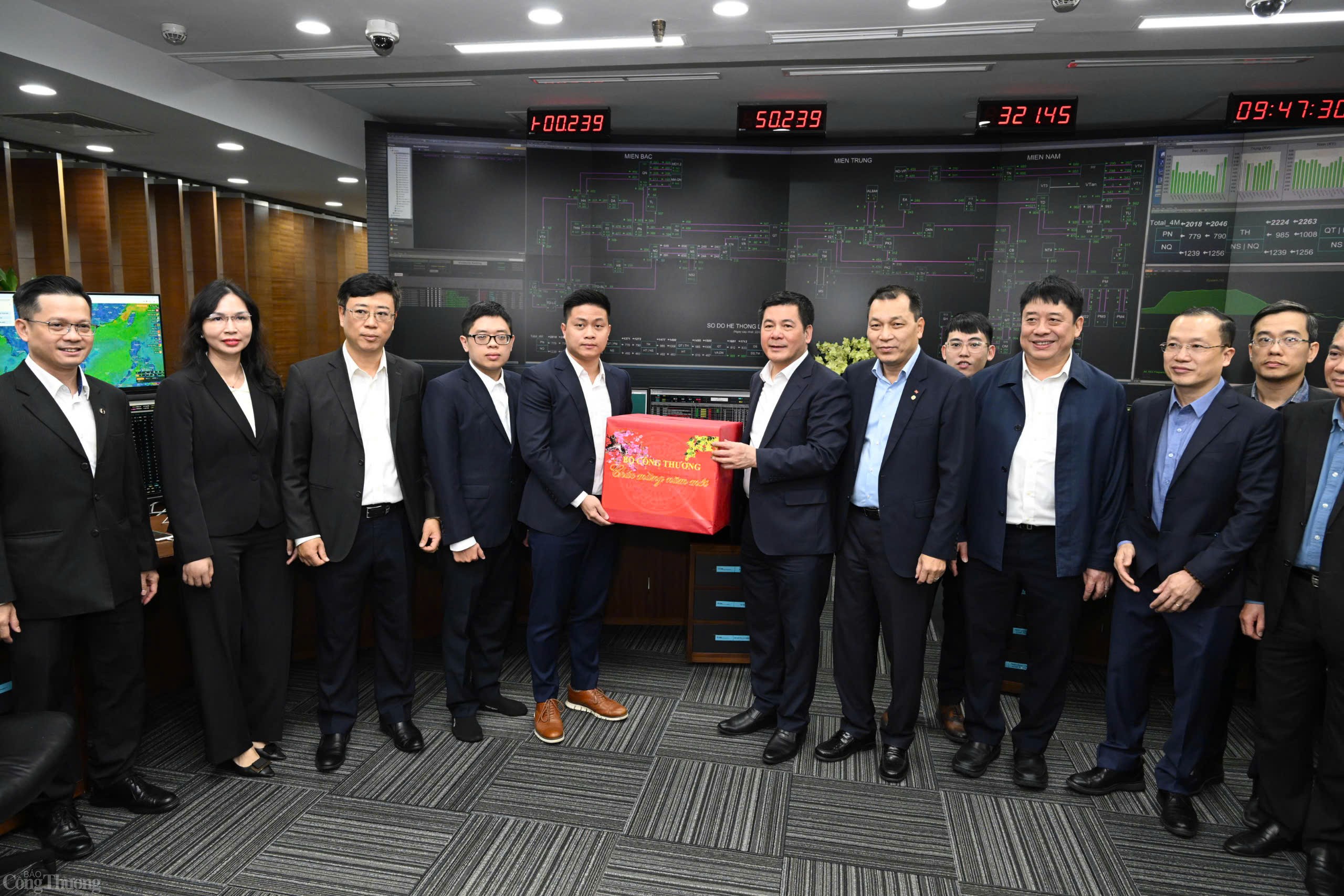 Bộ trưởng Nguyễn Hồng Diên: Không để thiếu điện trong mọi tình Bộ trưởng Nguyễn Hồng Diên: Không để thiếu điện trong mọi tình