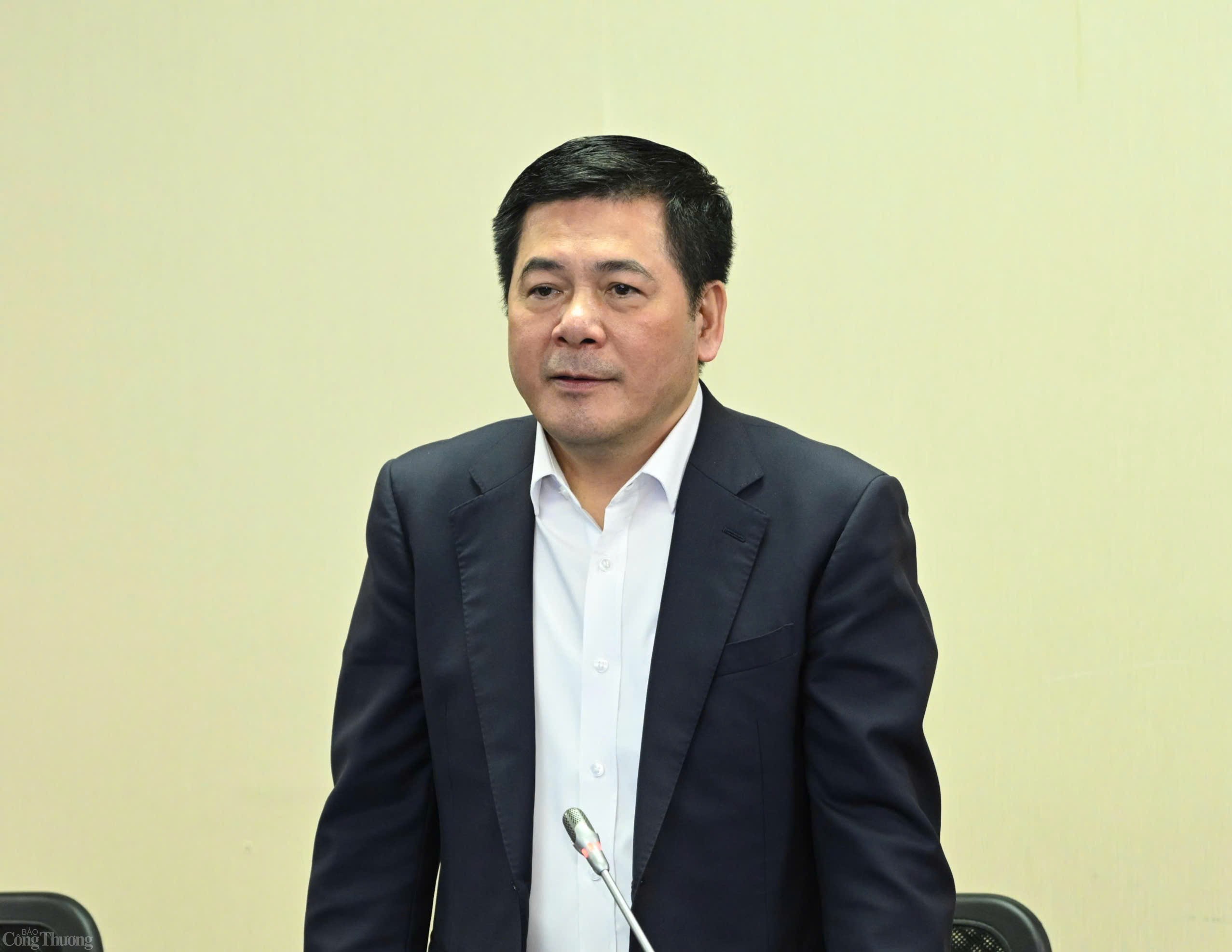 Bộ trưởng Nguyễn Hồng Diên: Không để thiếu điện trong mọi tình Bộ trưởng Nguyễn Hồng Diên: Không để thiếu điện trong mọi tình