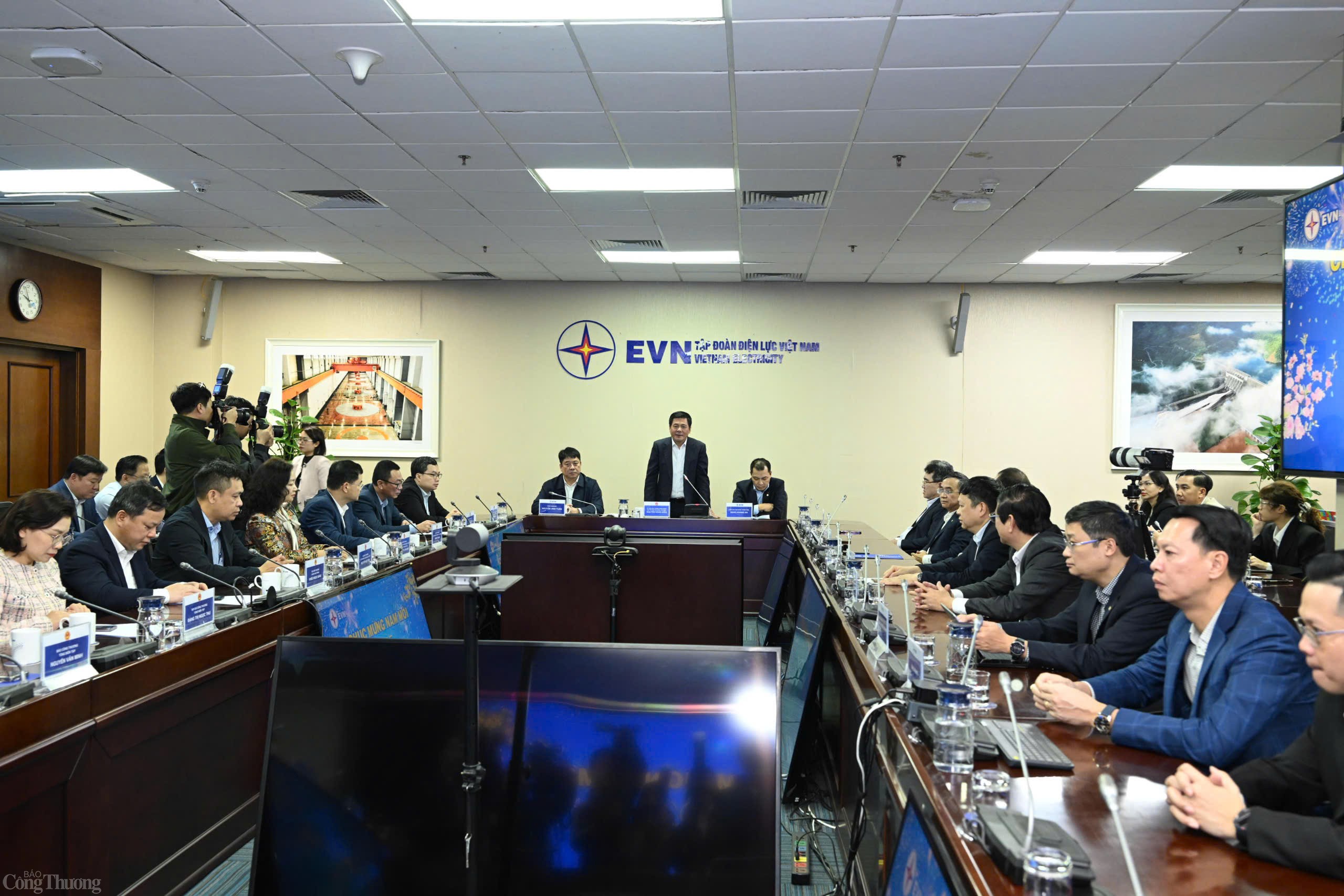 Chùm ảnh: Bộ trưởng Nguyễn Hồng Diên thăm, kiểm tra công tác Chùm ảnh: Bộ trưởng Nguyễn Hồng Diên thăm, kiểm tra công tác