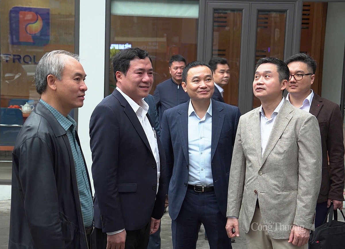 Đoàn công tác Bộ Công Thương đã đến làm việc và kiểm tra tình hình cung ứng xăng dầu tại cây xăng Nam Đồng Đoàn công tác Bộ Công Thương đã đến làm việc và kiểm tra tình hình cung ứng xăng dầu tại cây xăng Nam Đồng