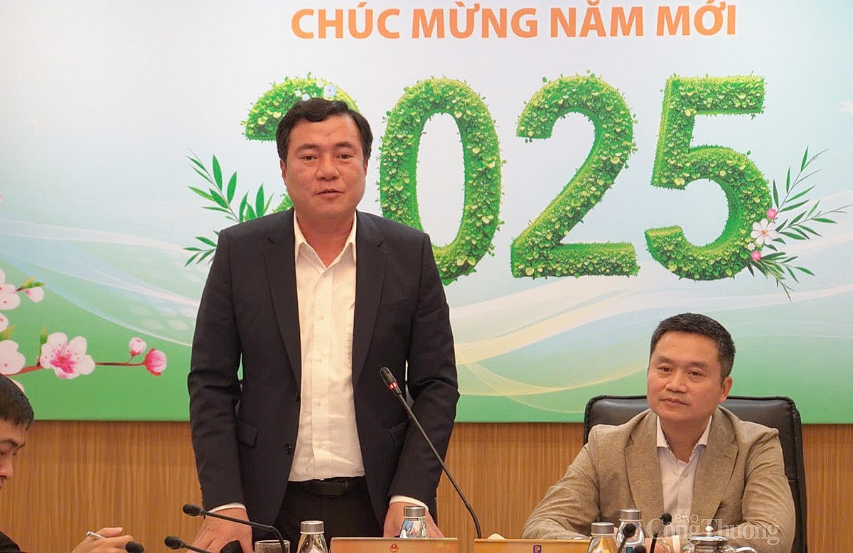 Đoàn công tác Bộ Công Thương làm việc với Tập đoàn Xăng dầu Việt Nam (Petrolimex) Đoàn công tác Bộ Công Thương làm việc với Tập đoàn Xăng dầu Việt Nam (Petrolimex)