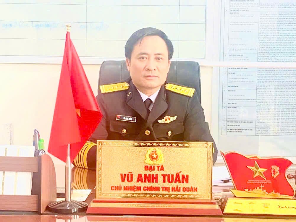 Hơn 300 tấn hàng tết được gửi đến các đảo tiền tiêu