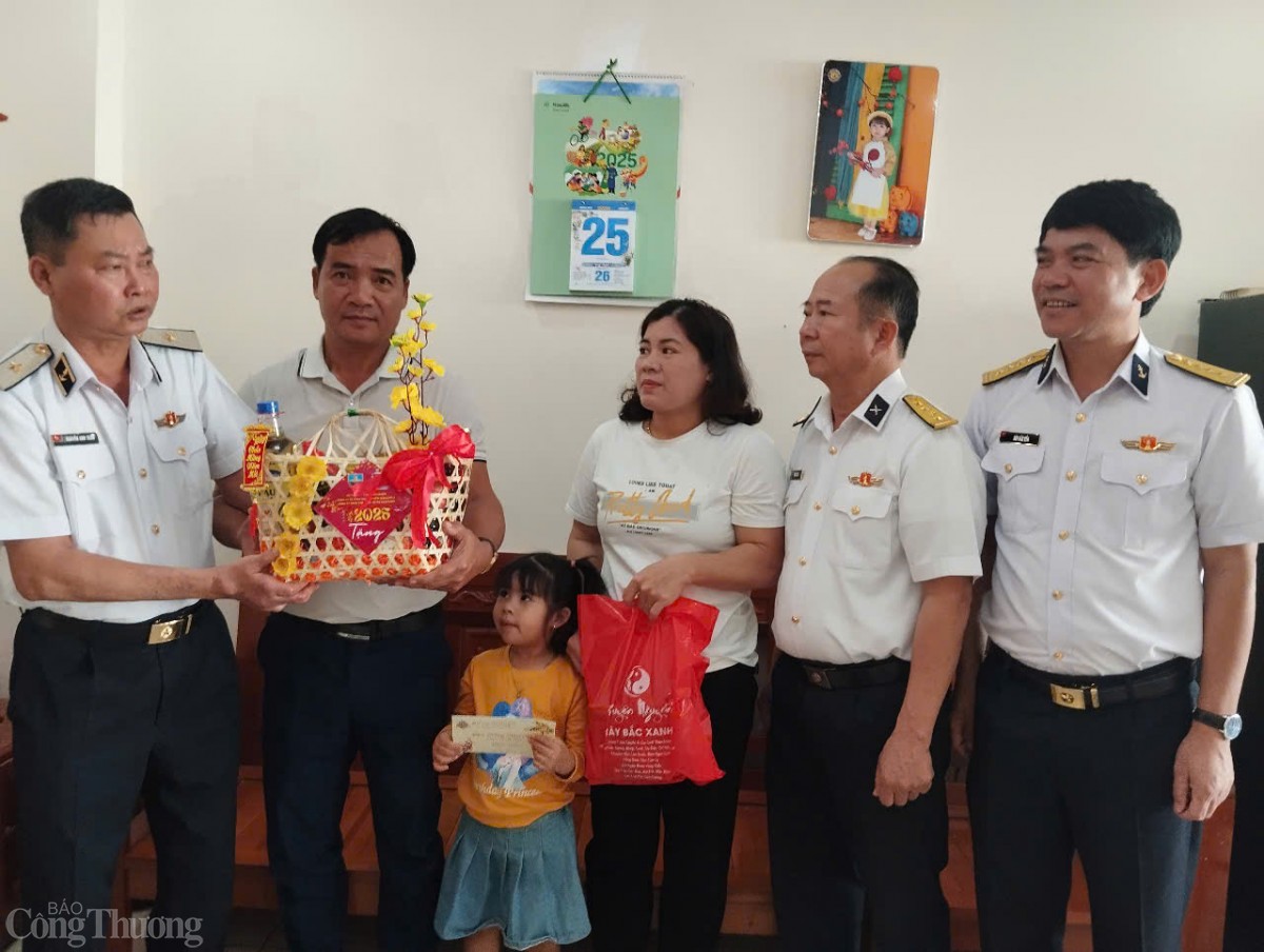Vùng 4 Hải quân tổ chức Chương trình ‘Xuân yêu thương’