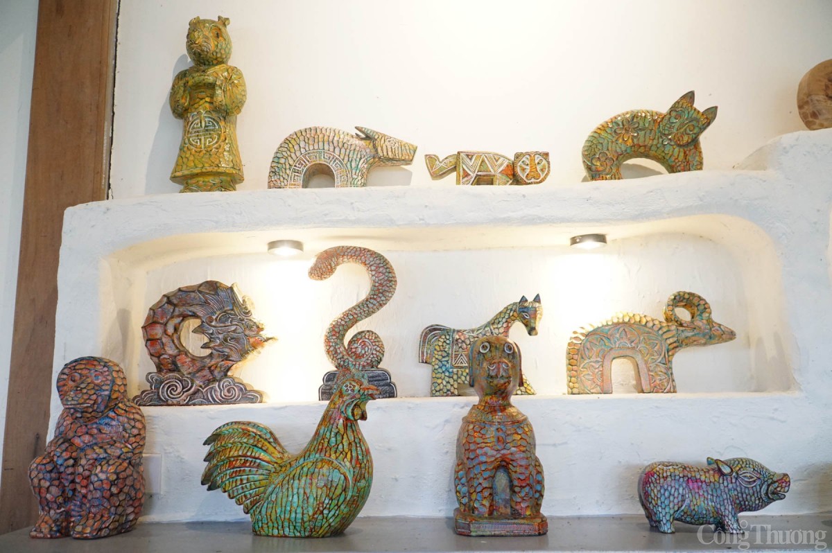 Bộ 12 con giáp bằng gỗ (gỗ rừng trồng, có nguồn gốc xuất xứ) tại làng Củi Lũ