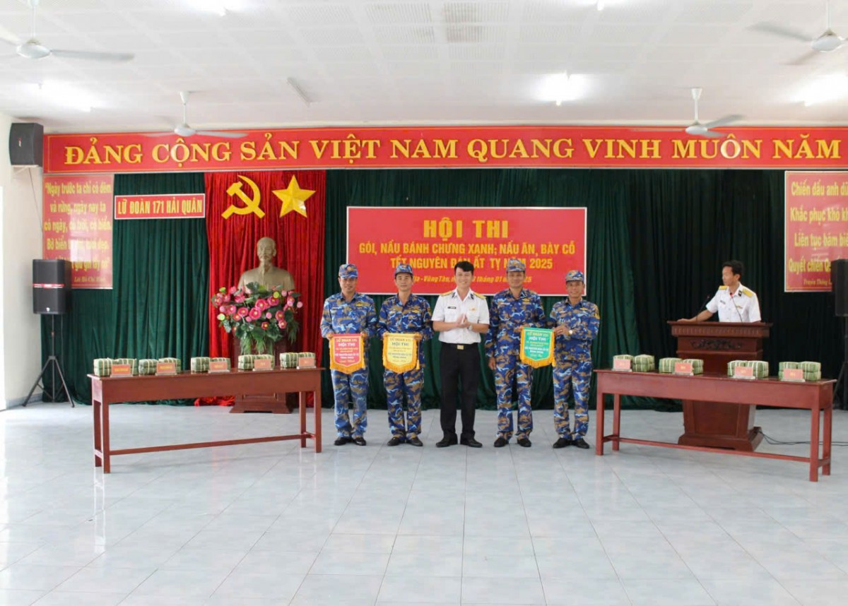 Xuân ấm áp, tết yêu thương tại Lữ đoàn 171 Hải quân Xuân ấm áp, tết yêu thương tại Lữ đoàn 171 Hải quân