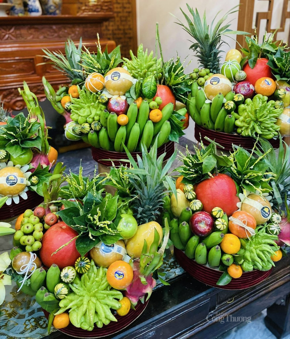 Mâm ngũ quả ngày Tết bày sẵn được nhiều người tiêu dùng lựa chọn vì sự tiện lợi, mẫu mã đẹp. Ảnh: Nguyễn Vân Mâm ngũ quả ngày Tết bày sẵn được nhiều người tiêu dùng lựa chọn vì sự tiện lợi, mẫu mã đẹp. Ảnh: Nguyễn Vân