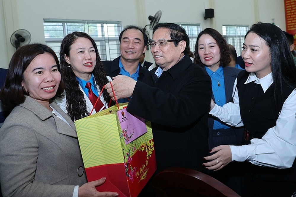 Thủ tưởng thăm, tặng quà gia đình chính sách tại Thanh Hóa Thủ tưởng thăm, tặng quà gia đình chính sách tại Thanh Hóa