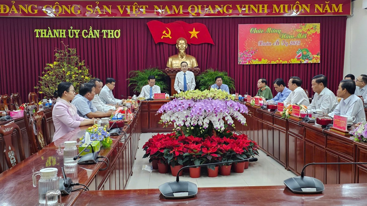 Chủ tịch Quốc hội làm việc với Ban Thường vụ Thành ủy Thành phố Cần Thơ Chủ tịch Quốc hội làm việc với Ban Thường vụ Thành ủy Thành phố Cần Thơ