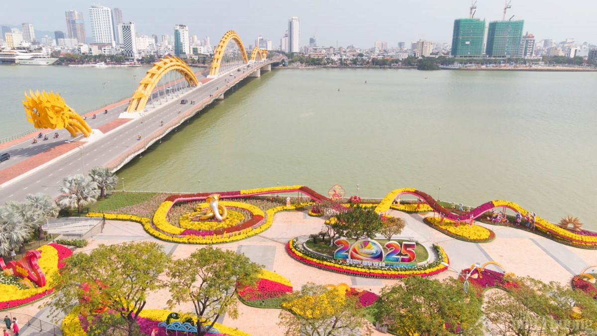 Tết Nguyên đán Ất Tỵ 2025, TP. Đà Nẵng đầu tư hơn 18,6 tỷ đồng để trang trí hoa, chiếu sáng để tạo điểm đến vui chơi, giải trí cho người dân, du khách.