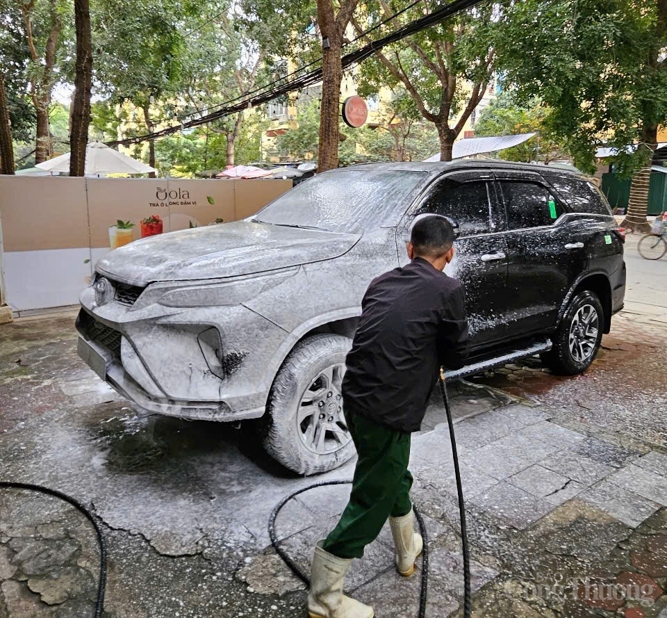Dịch vụ rửa xe ‘hốt bạc’ trong những ngày giáp Tết Dịch vụ rửa xe ‘hốt bạc’ trong những ngày giáp Tết