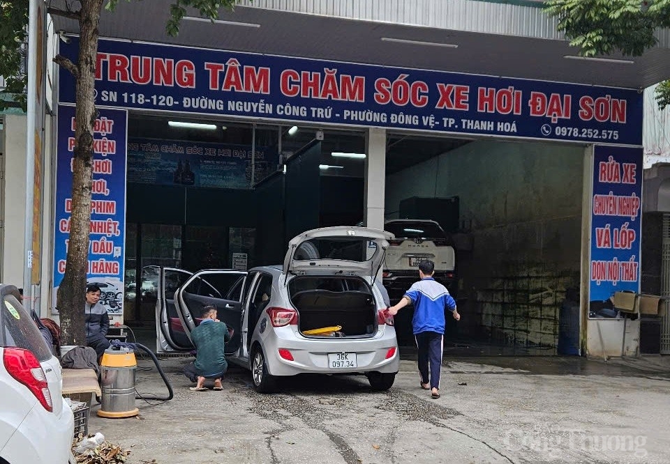 Dịch vụ rửa xe ‘hốt bạc’ trong những ngày giáp Tết Dịch vụ rửa xe ‘hốt bạc’ trong những ngày giáp Tết