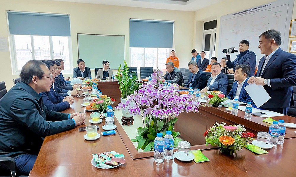 Lãnh đạo EVN chúc Tết tại Trạm biến áp 500kV Đông Anh Lãnh đạo EVN chúc Tết tại Trạm biến áp 500kV Đông Anh