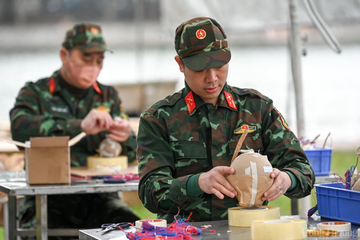 Tại điểm bắn tại khu vực Công viên Thống Nhất, lực lượng quân đội sẽ sử dụng tổng cộng 600 quả tầm cao kết hợp 90 giàn tầm thấp. Thời gian bắt đầu vào lúc 0h00 ngày 29/1/2025.