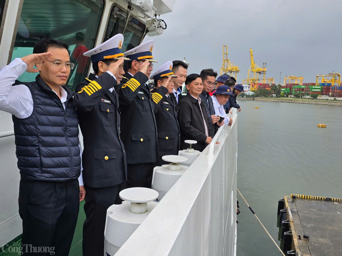 Giữ vững chủ quyền biển đảo thiêng liêng của Tổ quốc Giữ vững chủ quyền biển đảo thiêng liêng của Tổ quốc