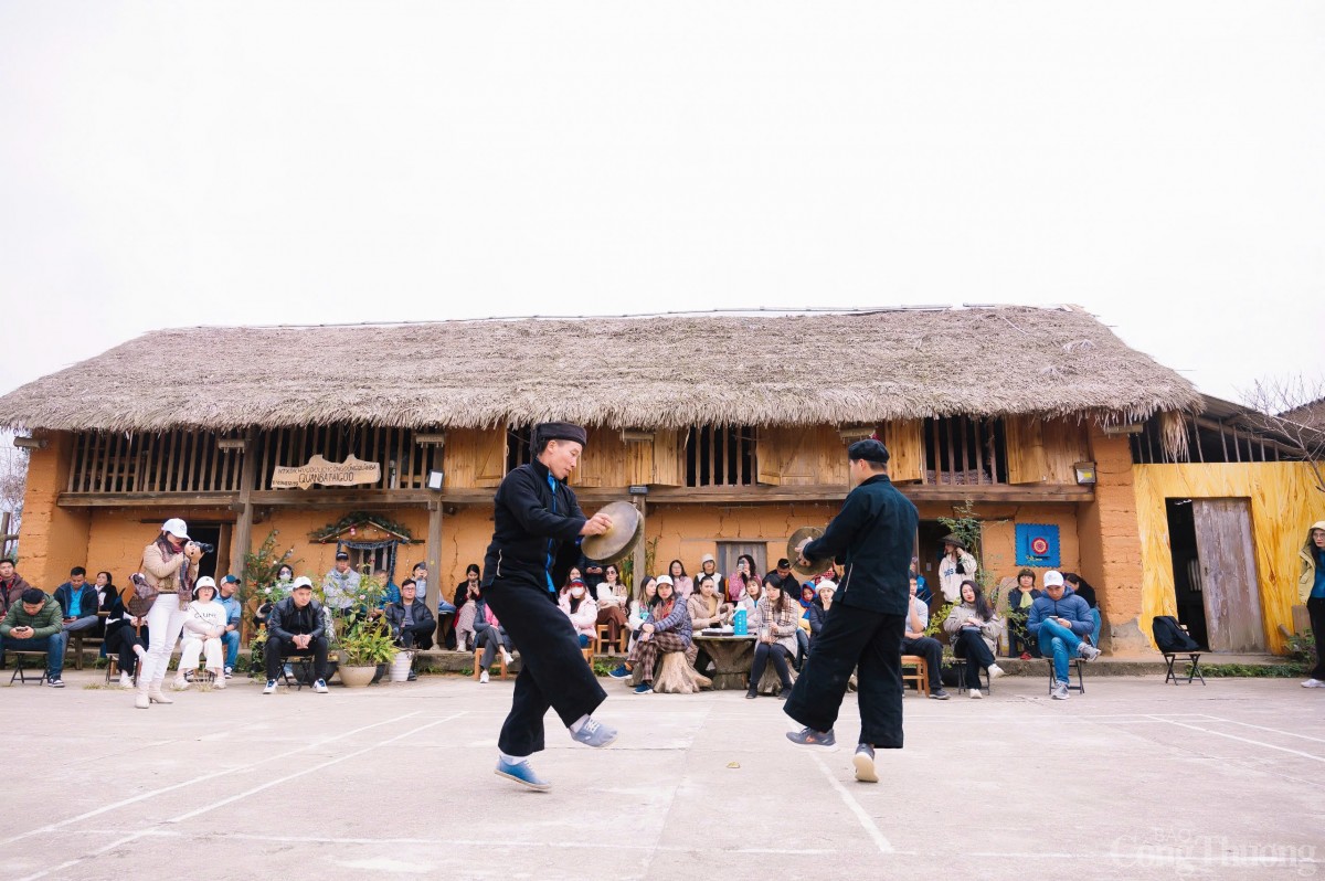 Lời kể về dấu mốc trưởng thành của các chàng trai Dao Lời kể về dấu mốc trưởng thành của các chàng trai Dao