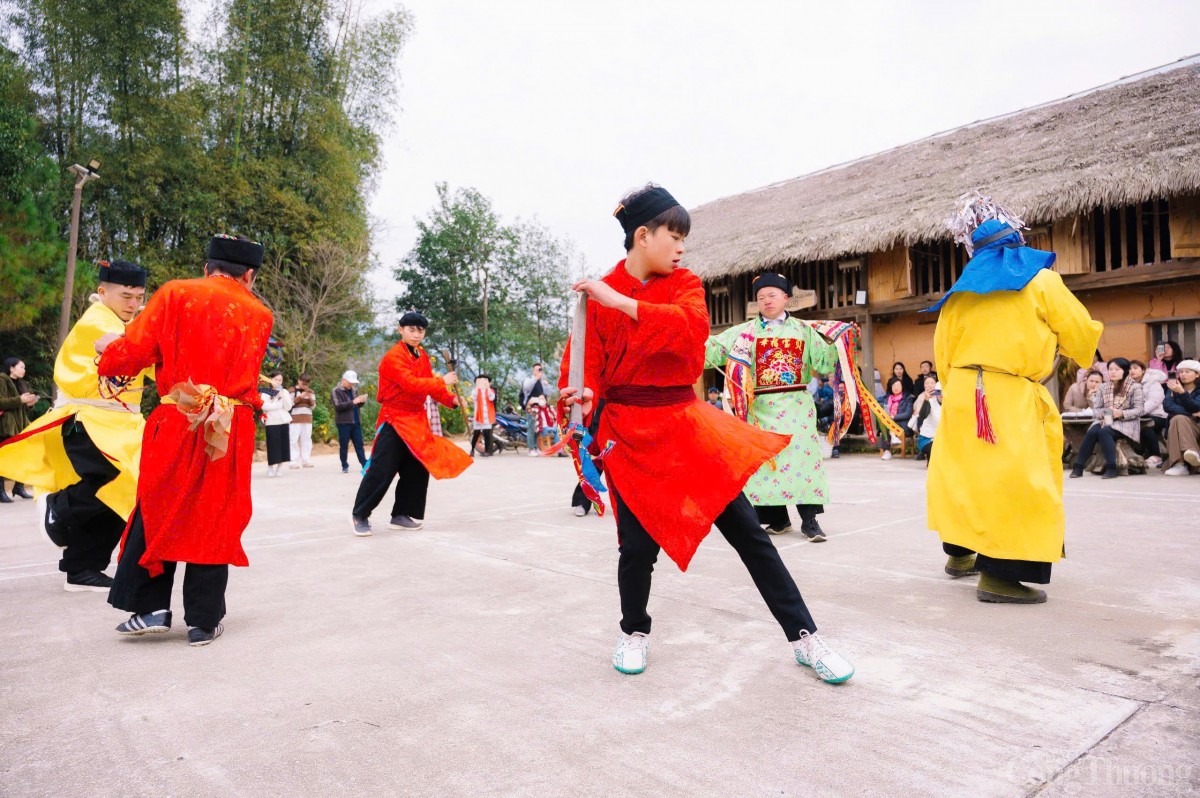 Lời kể về 'dấu mốc' trưởng thành của các chàng trai Dao Lời kể về 'dấu mốc' trưởng thành của các chàng trai Dao