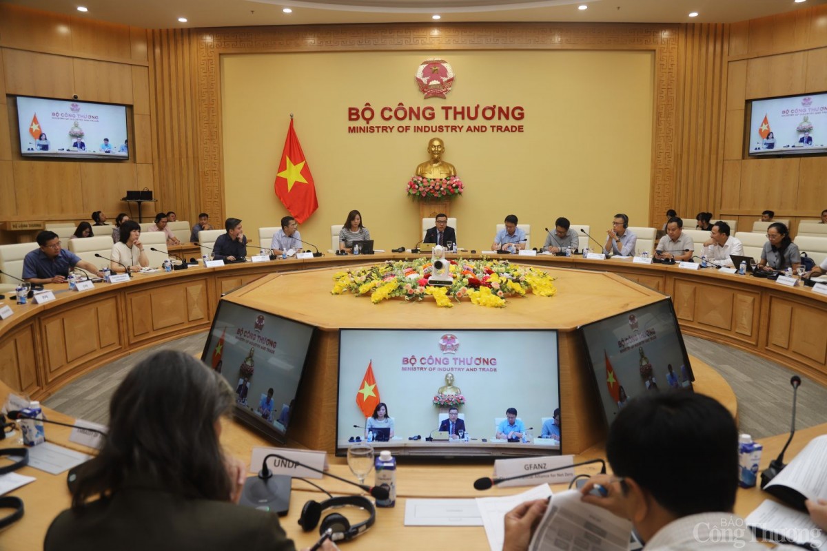 Thứ trưởng Nguyễn Hoàng Long đã đã chủ trì buổi làm việc lần thứ 2 về việc triển khai Nhóm Công nghệ và Năng lượng trong khuôn khổ đối tác chuyển dịch năng lượng công bằng (JEPT). Thứ trưởng Nguyễn Hoàng Long đã đã chủ trì buổi làm việc lần thứ 2 về việc triển khai Nhóm Công nghệ và Năng lượng trong khuôn khổ đối tác chuyển dịch năng lượng công bằng (JEPT).